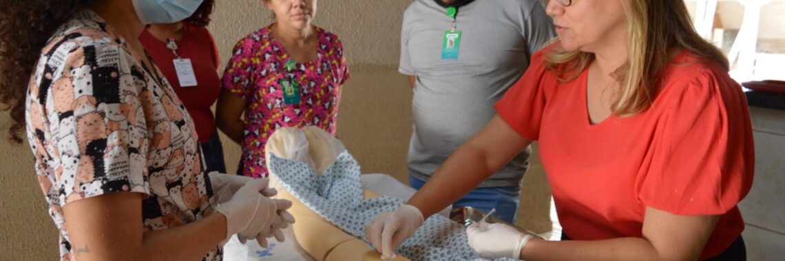 O Hospital Estadual de Trindade (HETRIN) realiza treinamentos mensais para capacitar sua equipe de saúde, unidade gerida pelo Instituto de Medicina, Estudos e Desenvolvimento - IMED