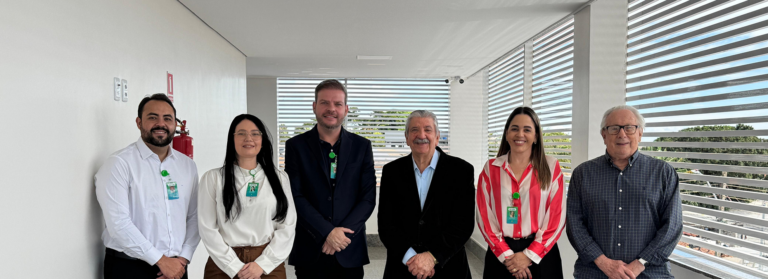 Hetrin recebe visita de membros do Conselho do IMED